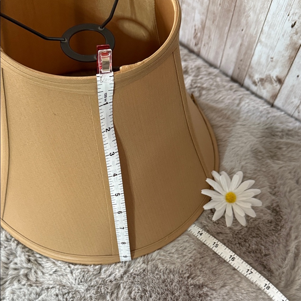 Elegant Lampshade - Picture 4 of 4